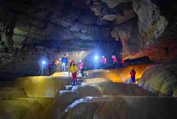 探密贵州刘家大洞，钙化梯田令人叫绝，必将成为近期户外网红洞穴