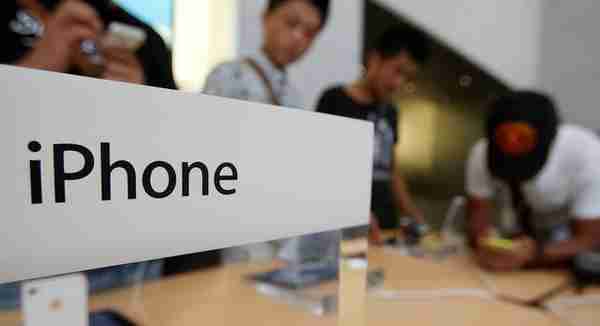 买台iPhone14需要多久工资？美国人9天，日本人17天，越南人110天