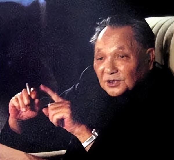 1982年香港问题谈判，火药味十足，邓小平一句话让撒切尔脸色骤变